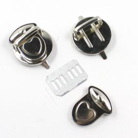 Fecho de Metal para Bolsa / 33x30mm - com Trava Coração (1 kit) 