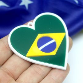 Tema Brasil / Pingente de Acrílico - 57mm / Bandeira Coração  (1 Unidade)